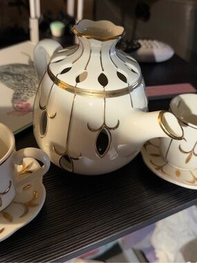 Elegant White and Gold Porcelain Teapot Set